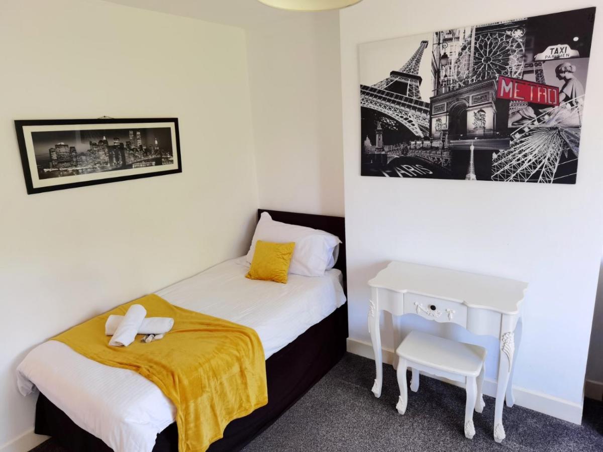 Perry Road, Beautiful Large House Available For Guests And Contractors Parking Wifi Villa Nottingham Bagian luar foto