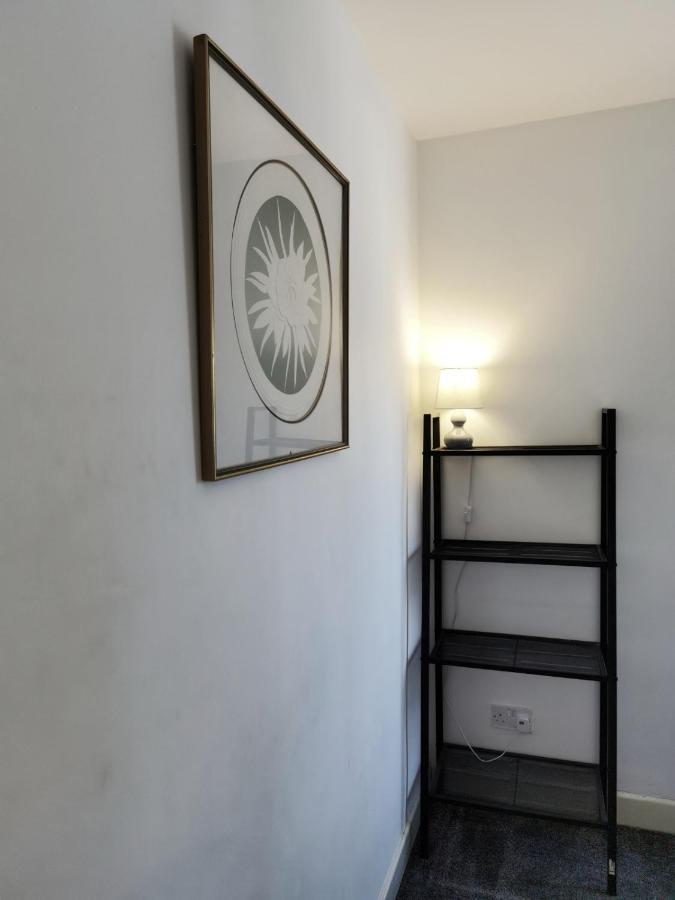 Perry Road, Beautiful Large House Available For Guests And Contractors Parking Wifi Villa Nottingham Bagian luar foto