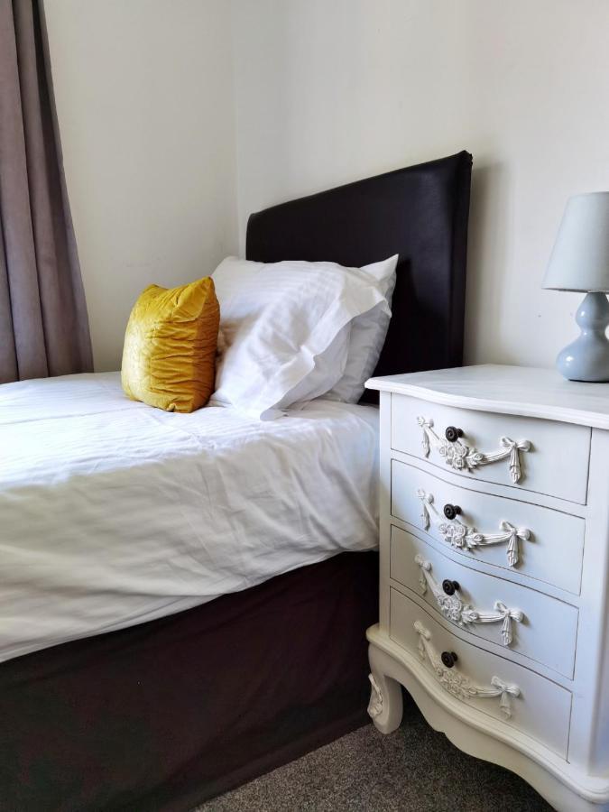 Perry Road, Beautiful Large House Available For Guests And Contractors Parking Wifi Villa Nottingham Bagian luar foto