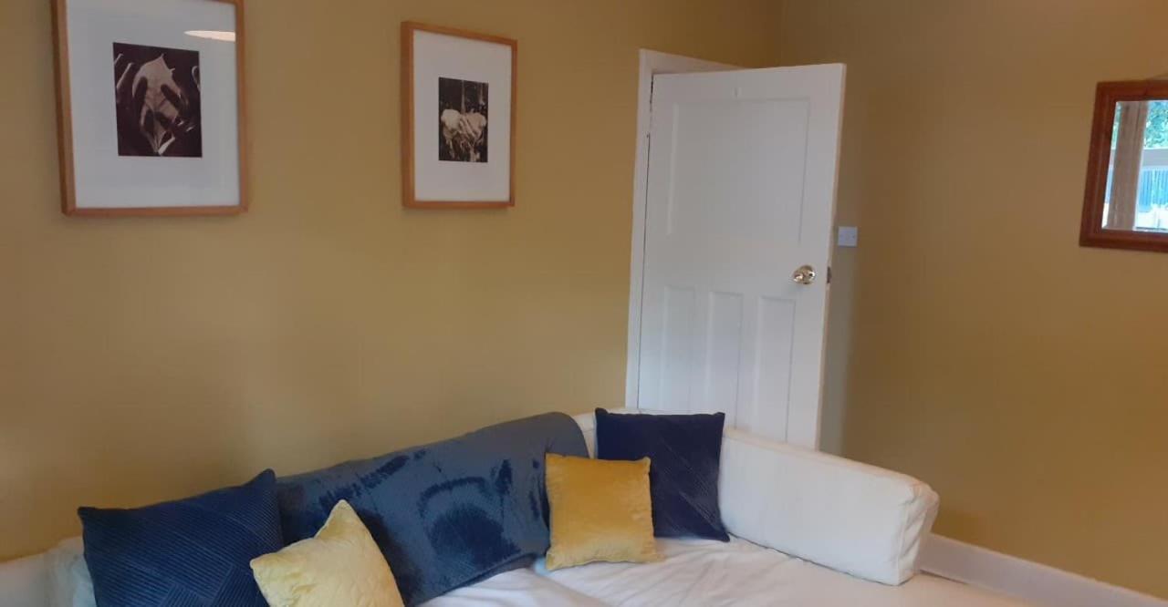 Perry Road, Beautiful Large House Available For Guests And Contractors Parking Wifi Villa Nottingham Bagian luar foto