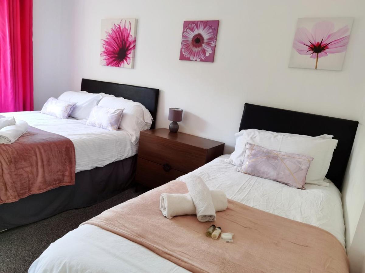 Perry Road, Beautiful Large House Available For Guests And Contractors Parking Wifi Villa Nottingham Bagian luar foto