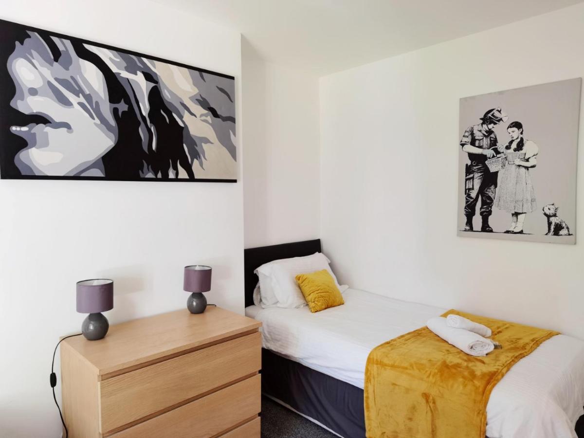 Perry Road, Beautiful Large House Available For Guests And Contractors Parking Wifi Villa Nottingham Bagian luar foto