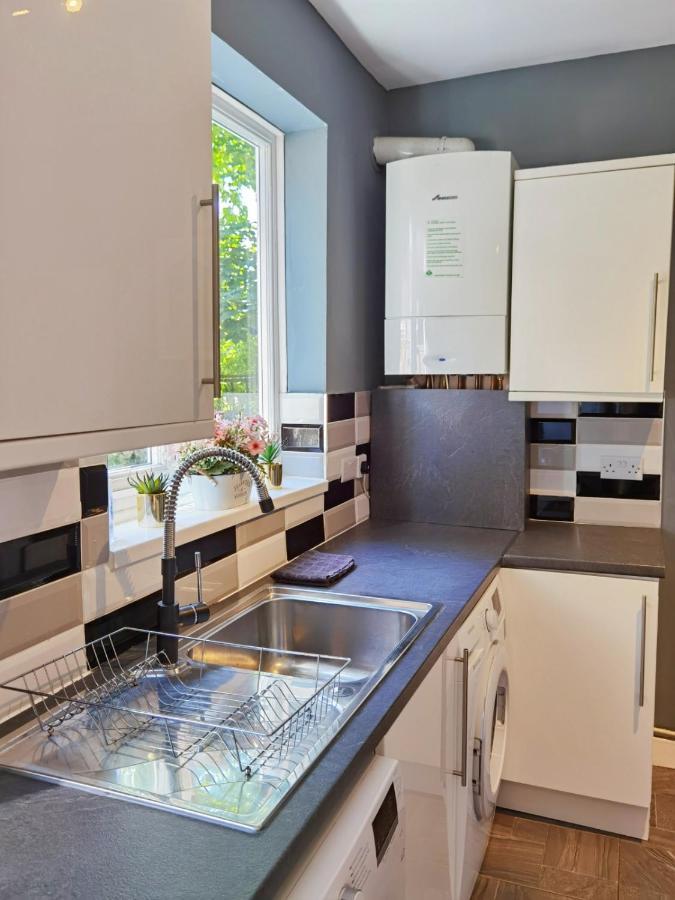 Perry Road, Beautiful Large House Available For Guests And Contractors Parking Wifi Villa Nottingham Bagian luar foto