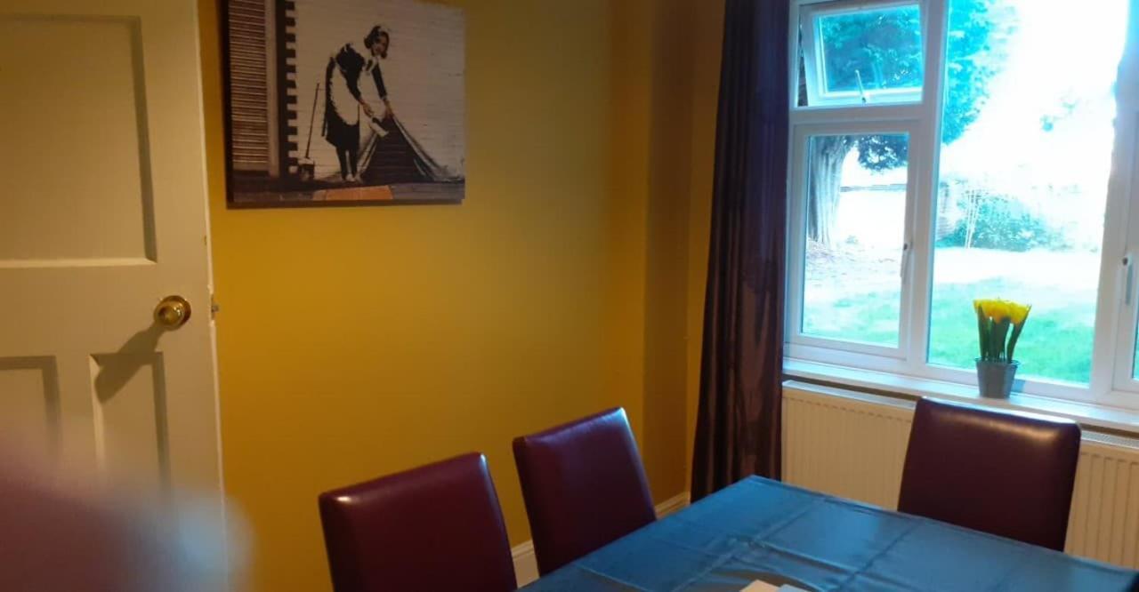 Perry Road, Beautiful Large House Available For Guests And Contractors Parking Wifi Villa Nottingham Bagian luar foto