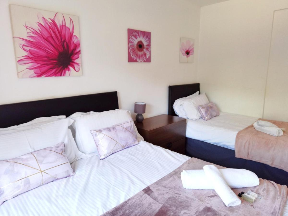 Perry Road, Beautiful Large House Available For Guests And Contractors Parking Wifi Villa Nottingham Bagian luar foto