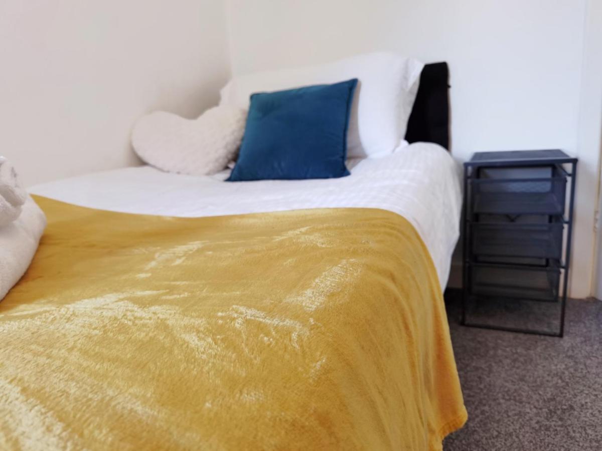 Perry Road, Beautiful Large House Available For Guests And Contractors Parking Wifi Villa Nottingham Bagian luar foto