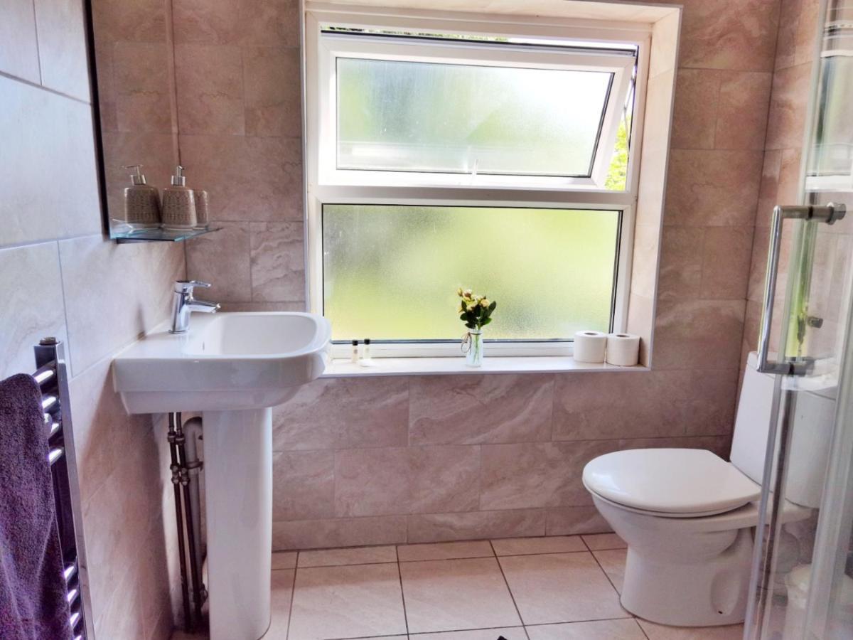 Perry Road, Beautiful Large House Available For Guests And Contractors Parking Wifi Villa Nottingham Bagian luar foto
