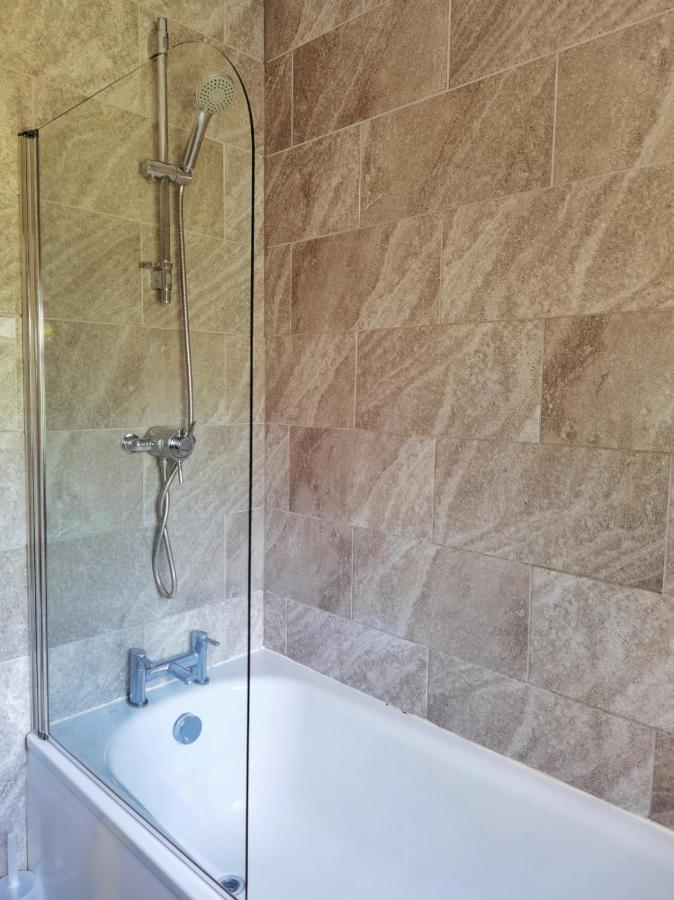 Perry Road, Beautiful Large House Available For Guests And Contractors Parking Wifi Villa Nottingham Bagian luar foto