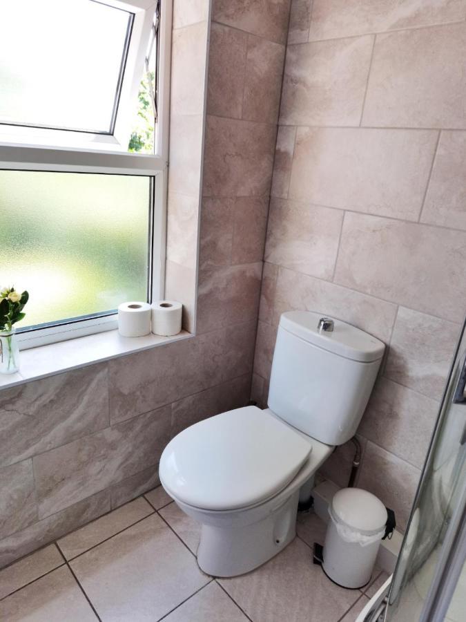 Perry Road, Beautiful Large House Available For Guests And Contractors Parking Wifi Villa Nottingham Bagian luar foto