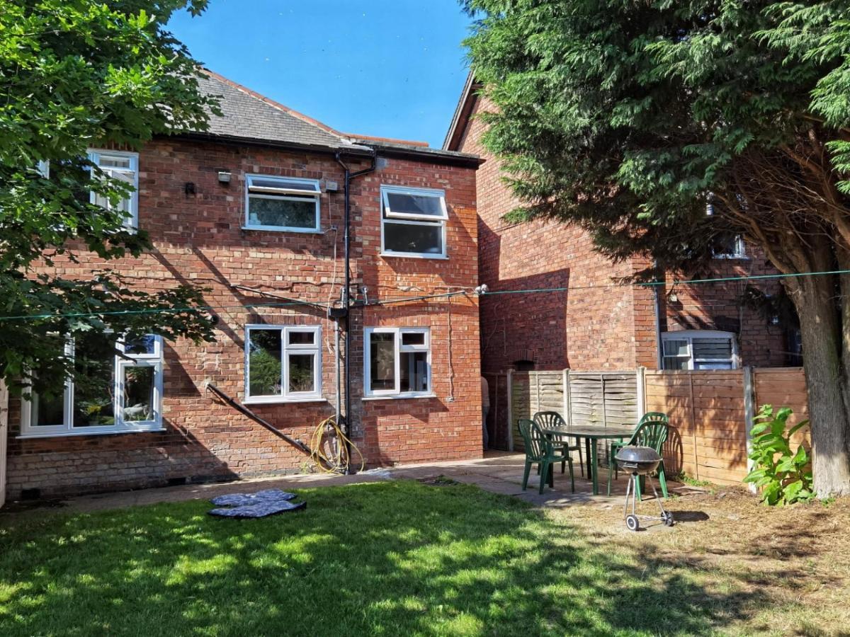 Perry Road, Beautiful Large House Available For Guests And Contractors Parking Wifi Villa Nottingham Bagian luar foto